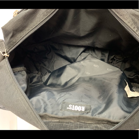 ROOTS |🇨🇦 Collector’s 2004 Olympic Messenger Bag - Picture 6 of 12